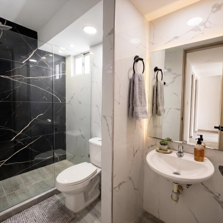 Moderno apto low cost 15 min CC buena vista 2 TV con parqueadero comunal - Apartamento de 3 dormitorios - 4