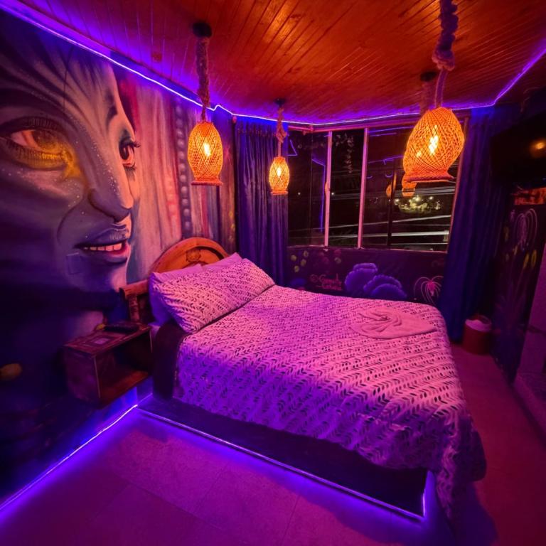 Hotel Tematico Madrid - Double Room with Private Bathroom - 6