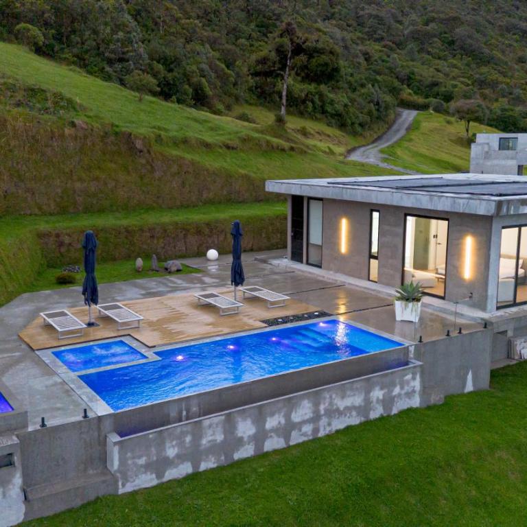Loma Grande Estates - Private Retreat with Baños Views - One-Bedroom Villa - 12