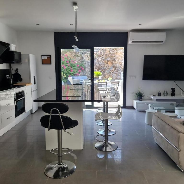 Casa espaciosa a 600m de las playas de Empúries con terraza privada - HISP-236-167 - Vacation Home - 3