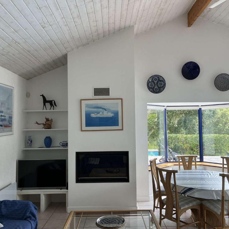 Villa confortable - 6 pers. - FR-1-878-27 - Villa - 5