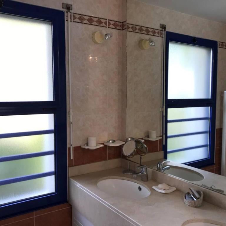 Villa confortable - 6 pers. - FR-1-878-27 - Villa - 11
