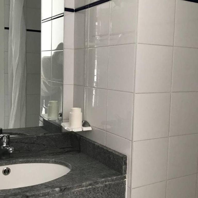Villa confortable - 6 pers. - FR-1-878-27 - Villa - 12