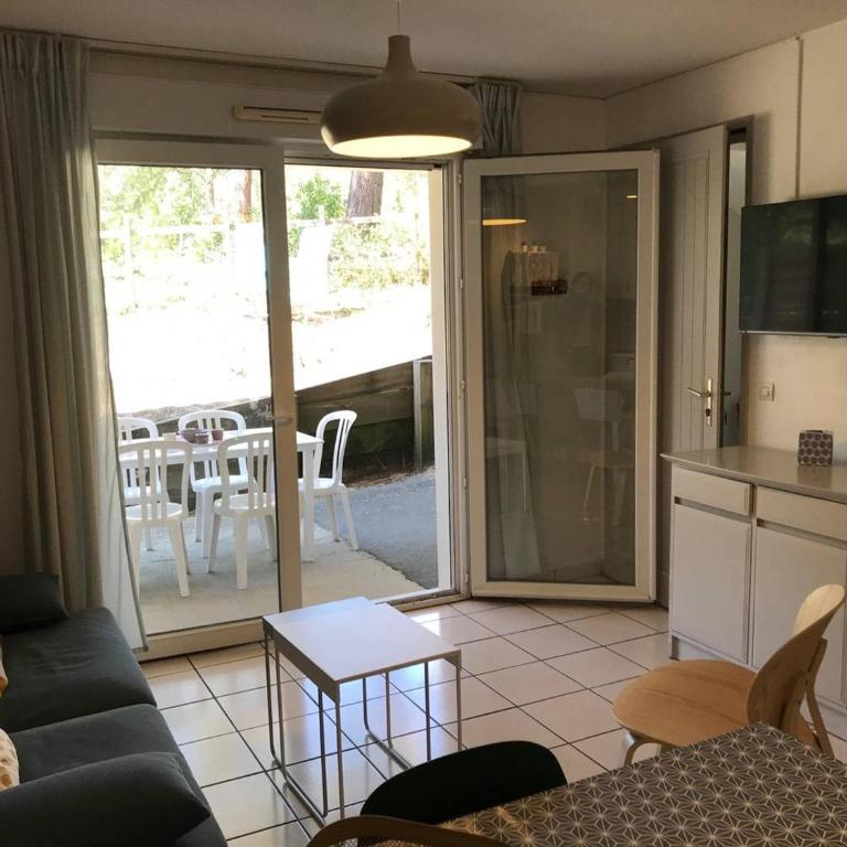 Appartement avec parking, animaux admis - 6 pers. - Three-Bedroom Apartment - 7