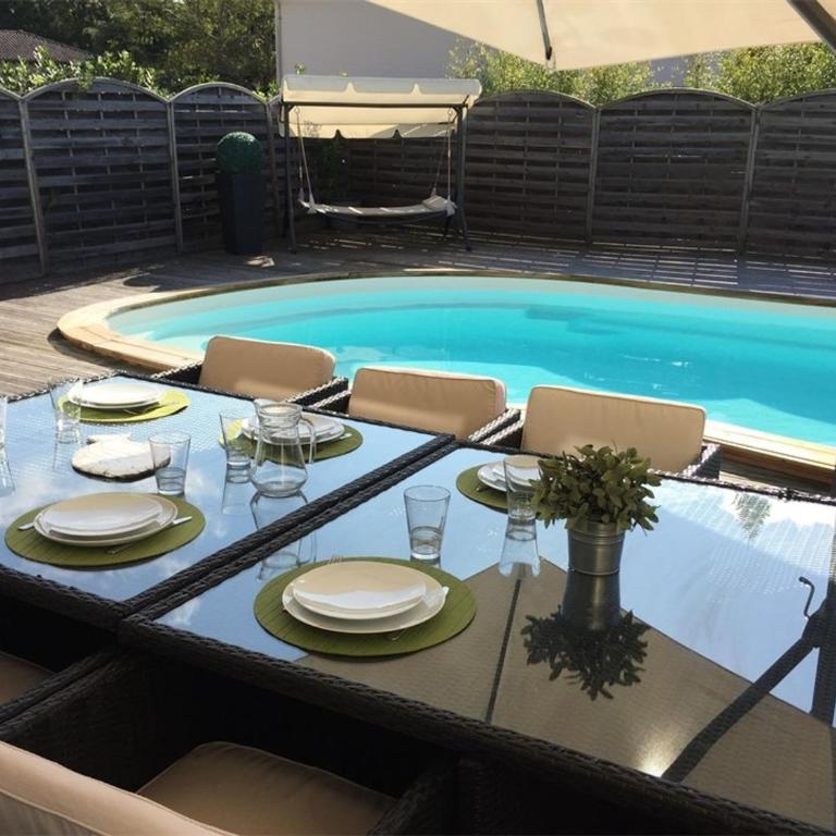 Villa avec piscine chauffée - 8 pers. - FR-1-878-35 - Villa - 3