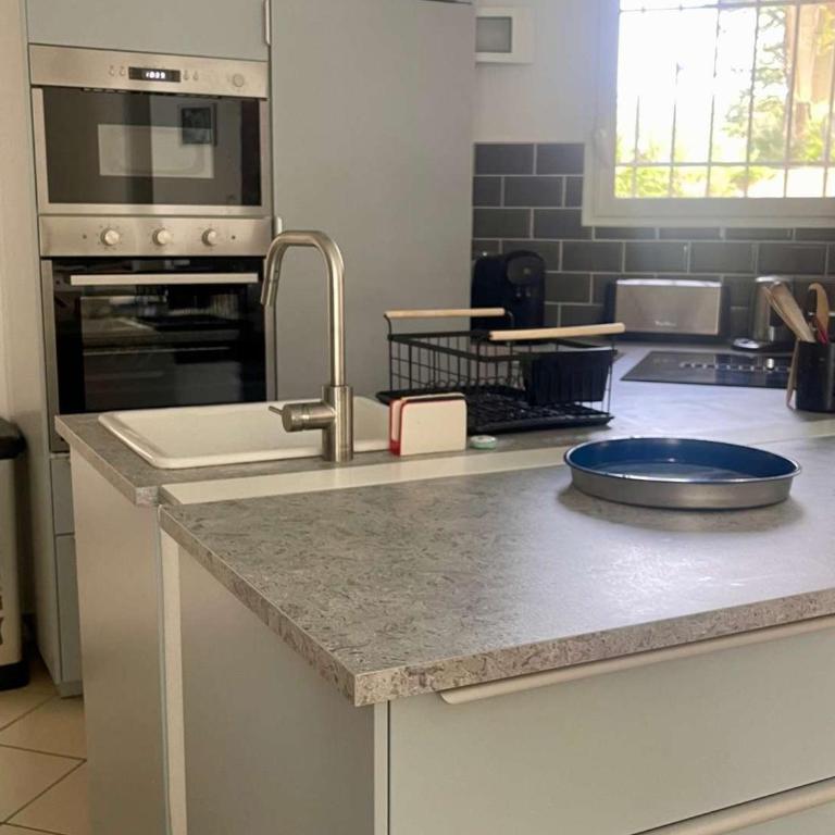 Villa avec piscine privative, animaux admis - 8 pers. - FR-1-878-13 - Villa - 17
