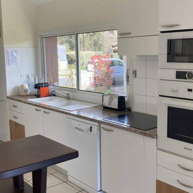 Villa familiale avec piscine chauffée - 6 pers. - FR-1-878-14 - Villa - 6