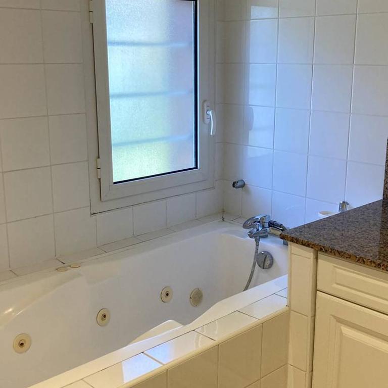 Villa familiale avec piscine chauffée - 6 pers. - FR-1-878-14 - Villa - 12