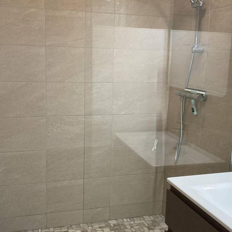 Appartement confortable avec parking - 8/10 pers. - FR-1-878-26 - Appartement - 10