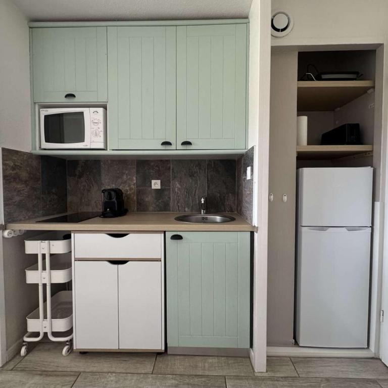Appartement confortable avec terrasse - 4 pers. - FR-1-878-58 - Studio - 8