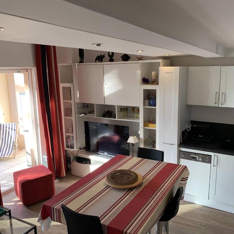 Appartement duplex, parking, animaux acceptés - 6 pers. - FR-1-878-63 - Appartement - 7