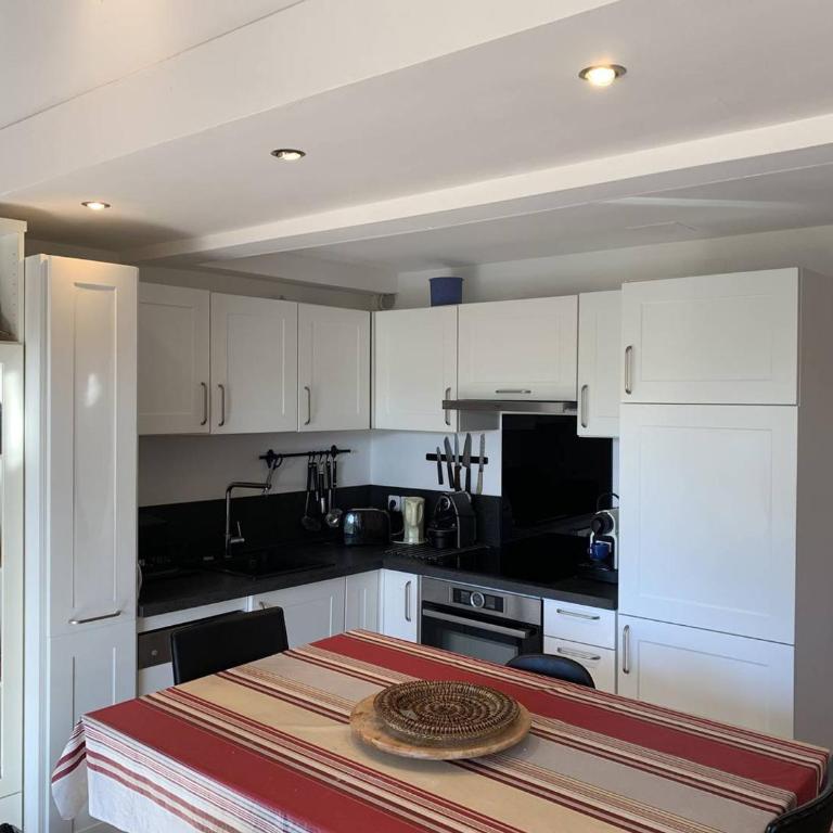 Appartement duplex, parking, animaux acceptés - 6 pers. - FR-1-878-63 - Appartement - 8