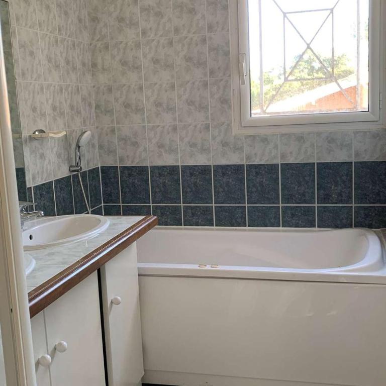 Villa avec piscine - 10 pers. - FR-1-878-61 - Villa - 20