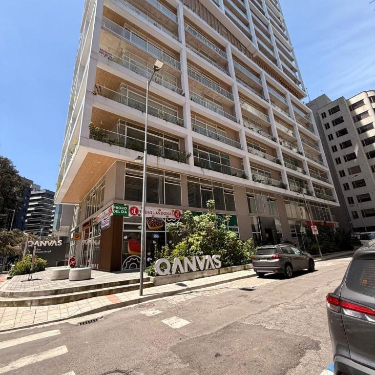 Qanvas Building Beautiful Luxury Suite La Carolina - One-Bedroom Apartment - 1