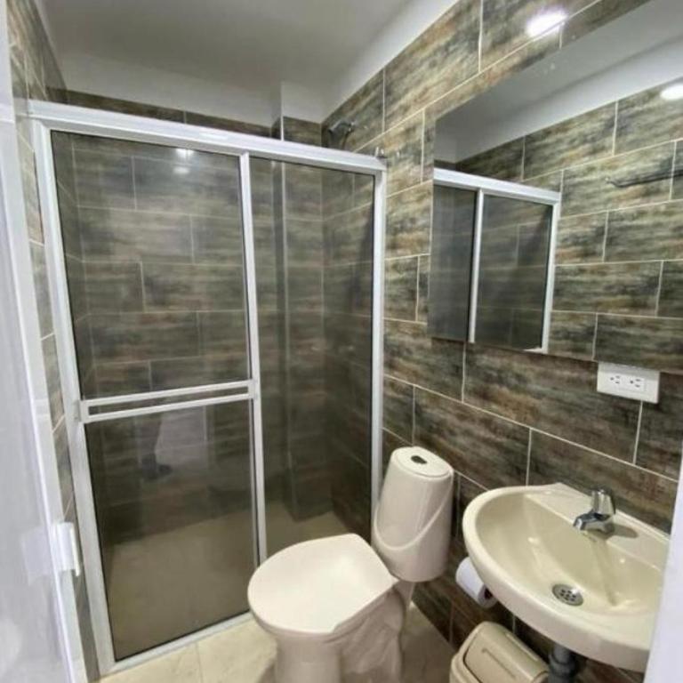 Apto cerca a napoles con balcon - Three-Bedroom Apartment - 1