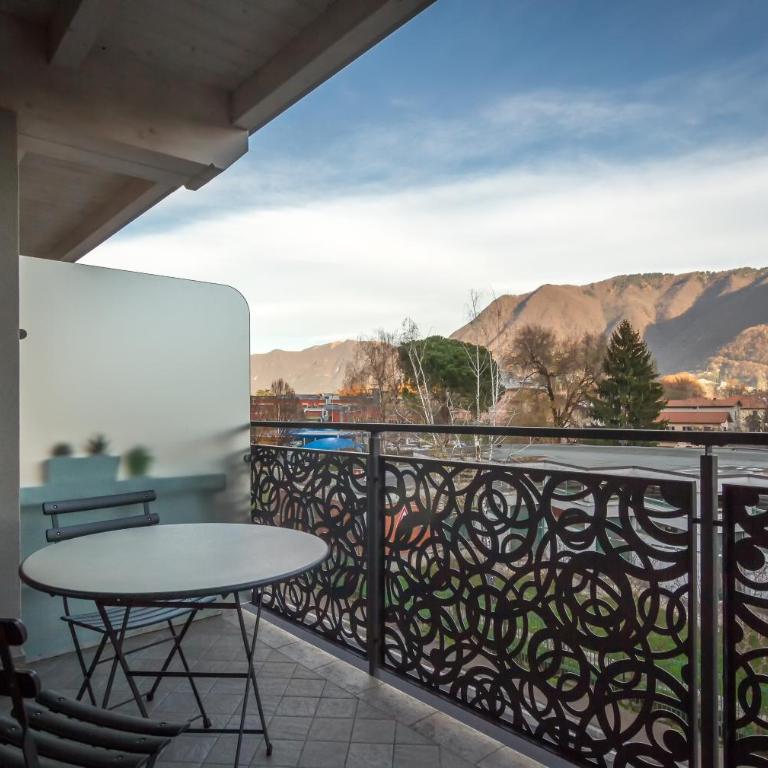 Lake Home Holiday - Studio with Terrace - 6