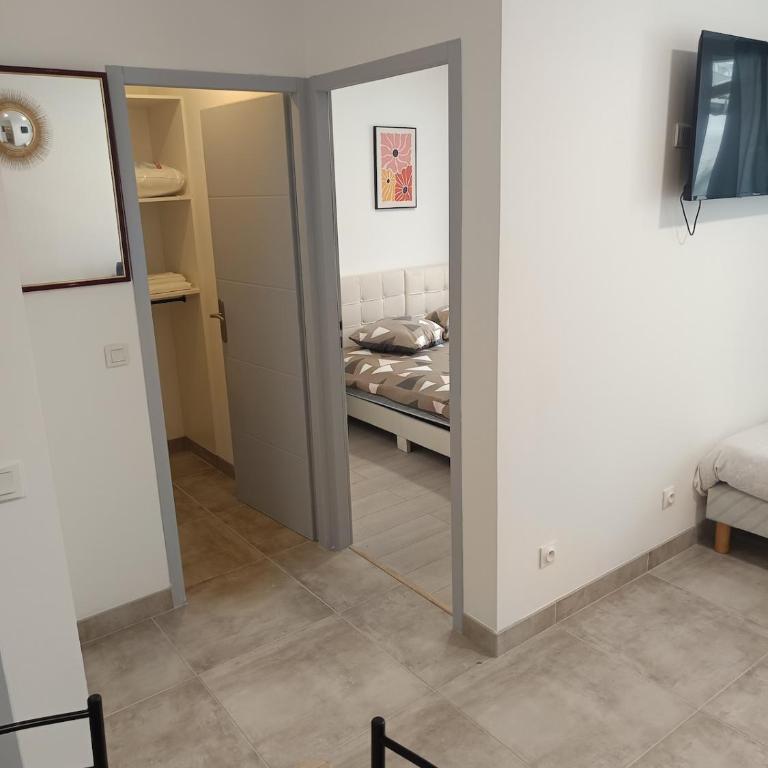 T2 centre Lourdes, proche sanctuaire avec balcon - Appartement 2 Chambres - 8