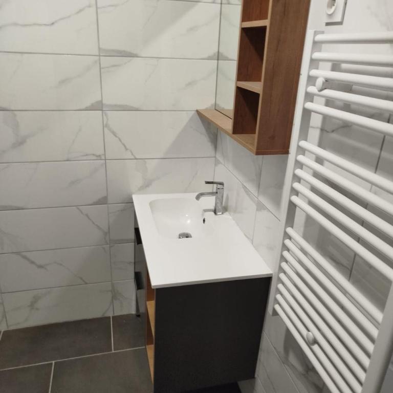 T2 centre Lourdes, proche sanctuaire avec balcon - Appartement 2 Chambres - 10