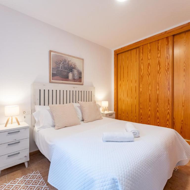 Cosy 2 Bed set in a quiet street of Los Boliches - Pass the Keys - Apartamento - 2
