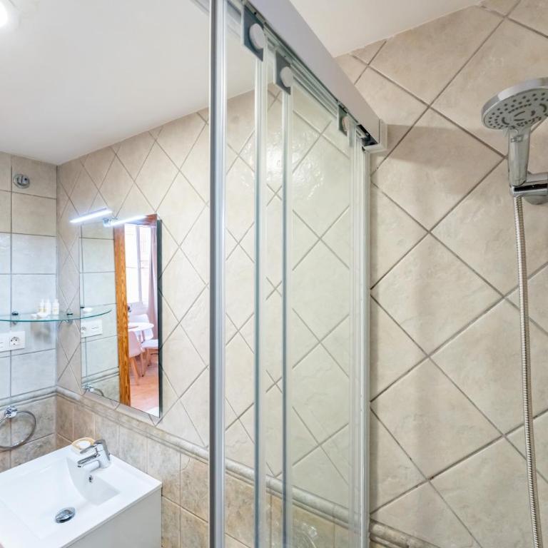 Cosy 2 Bed set in a quiet street of Los Boliches - Pass the Keys - Apartamento - 8