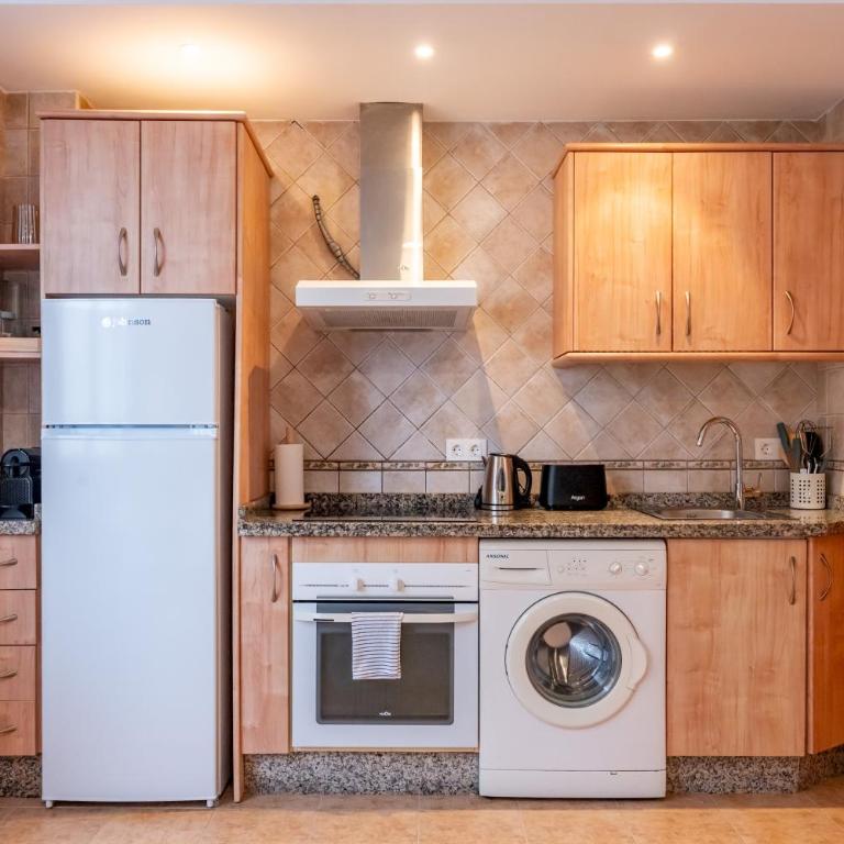 Cosy 2 Bed set in a quiet street of Los Boliches - Pass the Keys - Apartamento - 11