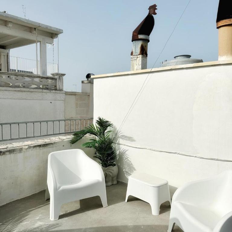 Pool & view - One-Bedroom Apartment - 4