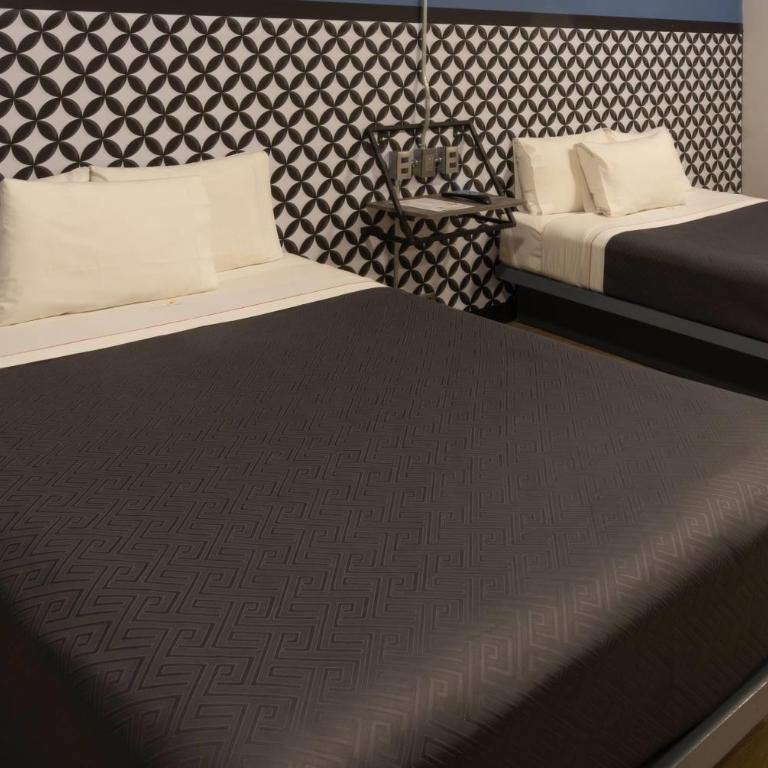Hotel MX forum buenavista CDMX, Trademark by Wyndham - Standard Queen Room with Two Queen Beds - Non-Smoking - 3