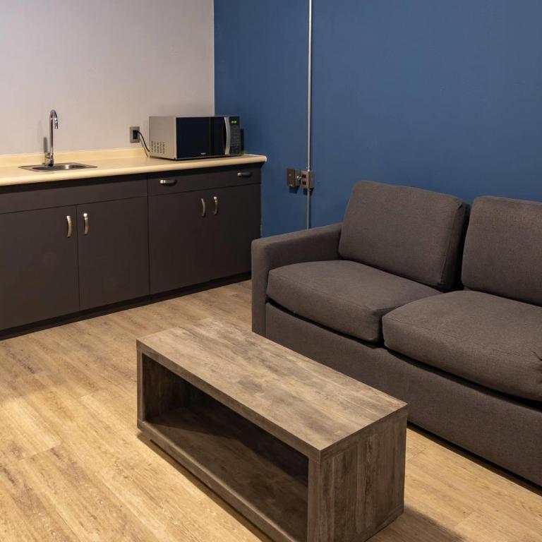 Hotel MX forum buenavista CDMX, Trademark by Wyndham - Queen Suite with Sofa Bed - Non-Smoking - 4