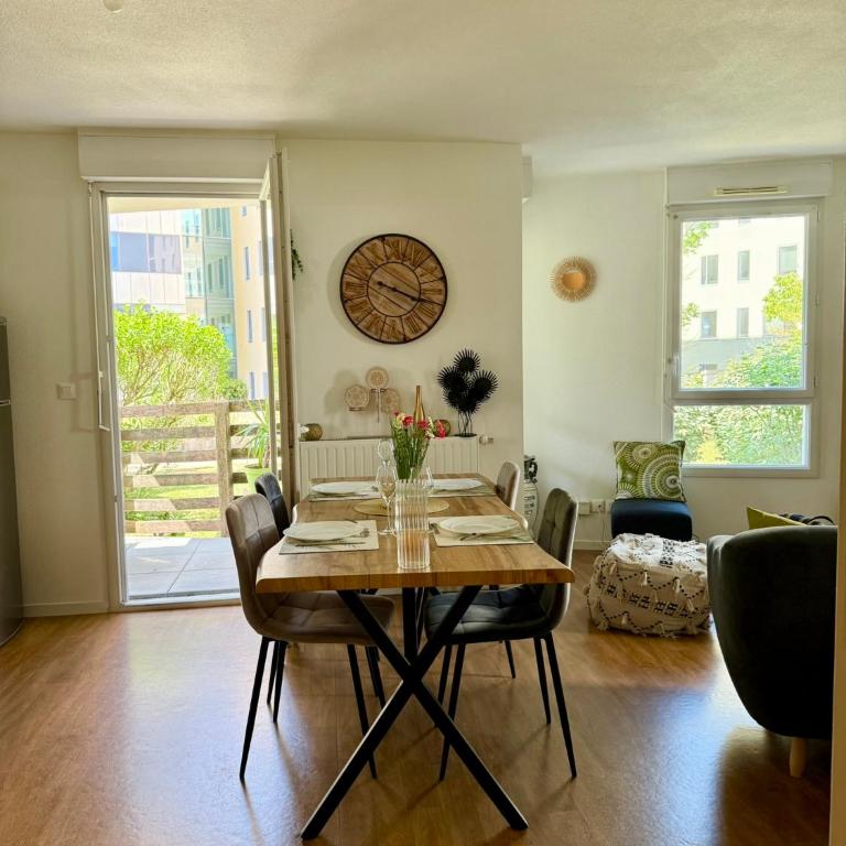 Grand T3 lumineux - Proche centre ville avec terrasse et parking - Apartment mit 2 Schlafzimmern - 34