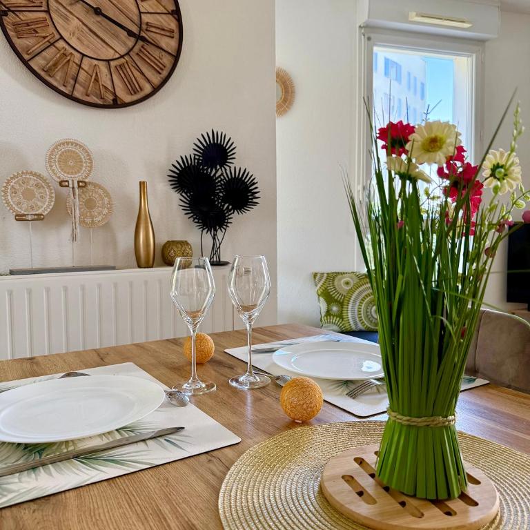 Grand T3 lumineux - Proche centre ville avec terrasse et parking - Apartment mit 2 Schlafzimmern - 33