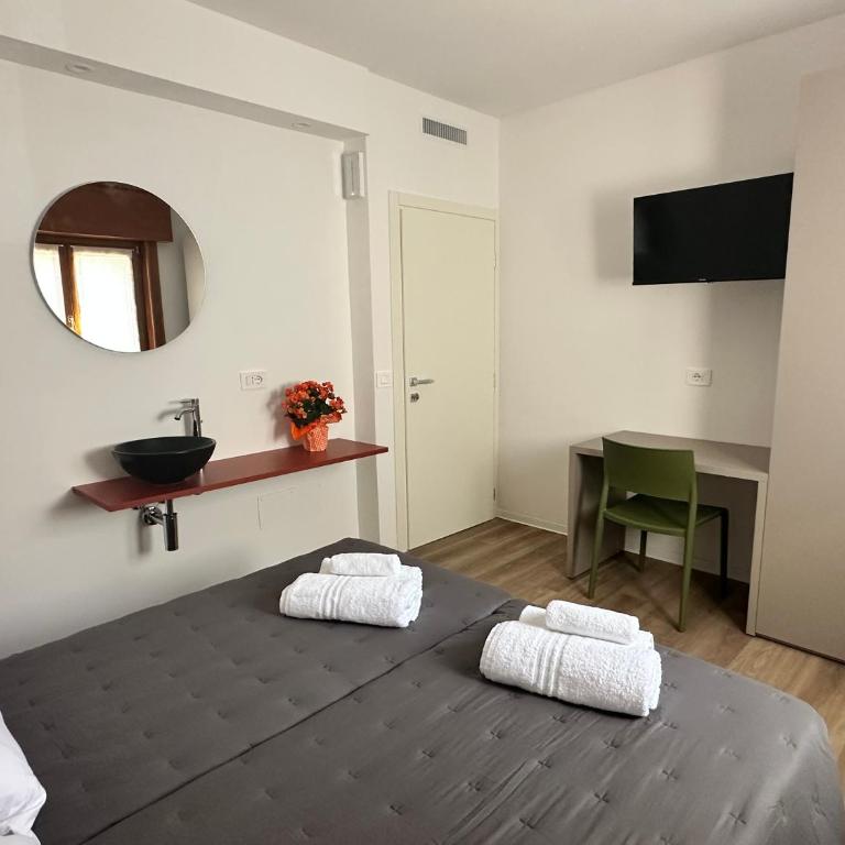 B&B Piano B - Camera Doppia con Letti Singoli e Bagno in Comune - 2
