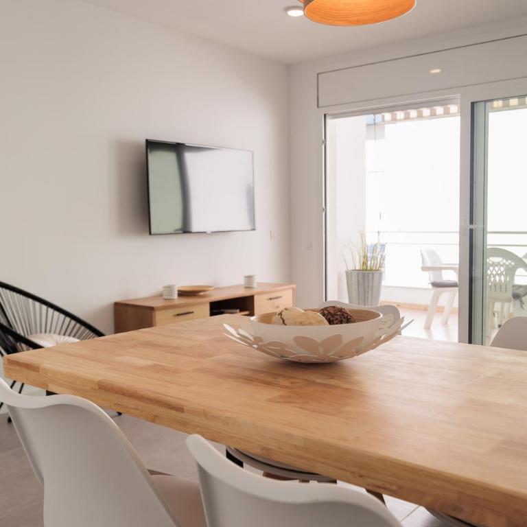 Lets Holidays WHITE APARTMENT with TERRACE, AC, PARKING, NEAR BEACH - Apartamento de 2 dormitorios - 5