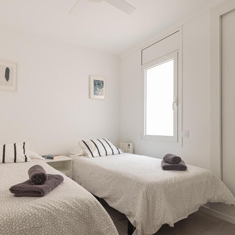 Lets Holidays WHITE APARTMENT with TERRACE, AC, PARKING, NEAR BEACH - Apartamento de 2 dormitorios - 16