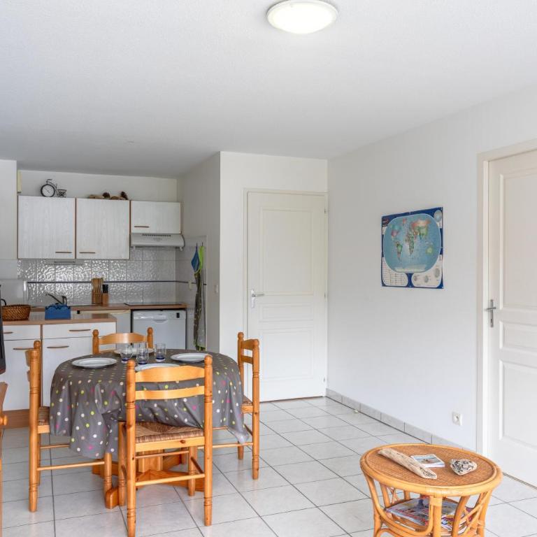 Appartement résidence avec piscine - Deluxe Apartment mit Balkon und 2 Schlafzimmern - 10