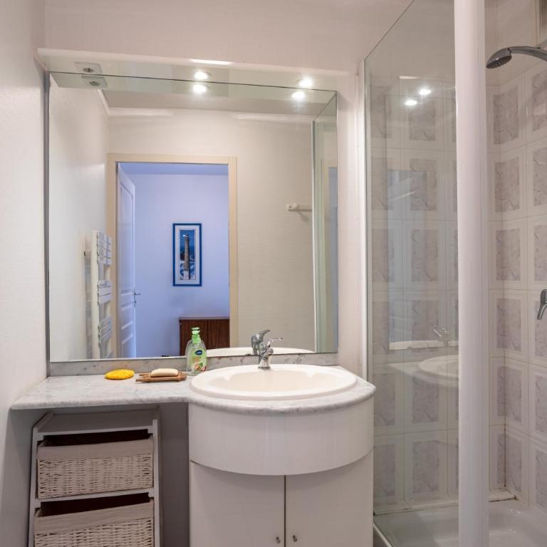 Appartement résidence avec piscine - Deluxe Apartment mit Balkon und 2 Schlafzimmern - 18
