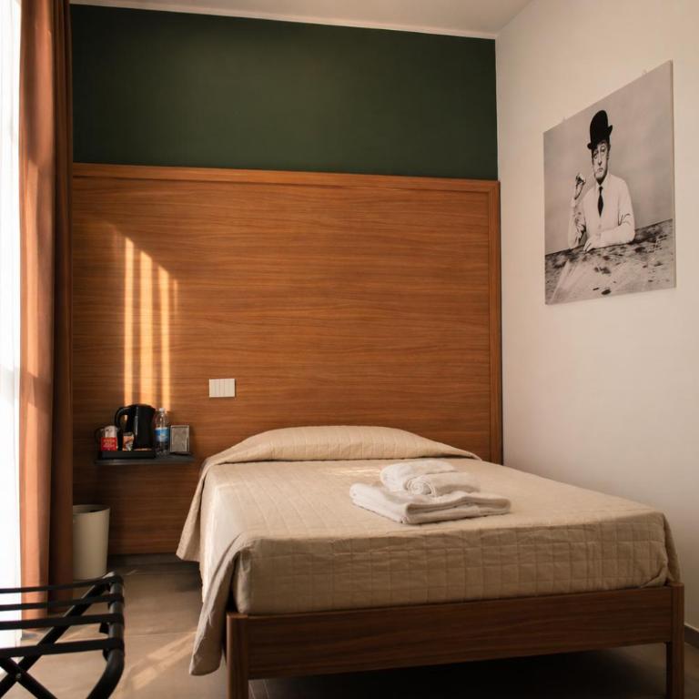 Colonna Suites Bari - Single Room with Private Bathroom - 5