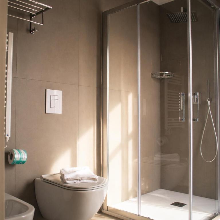 Colonna Suites Bari - Single Room with Private Bathroom - 1