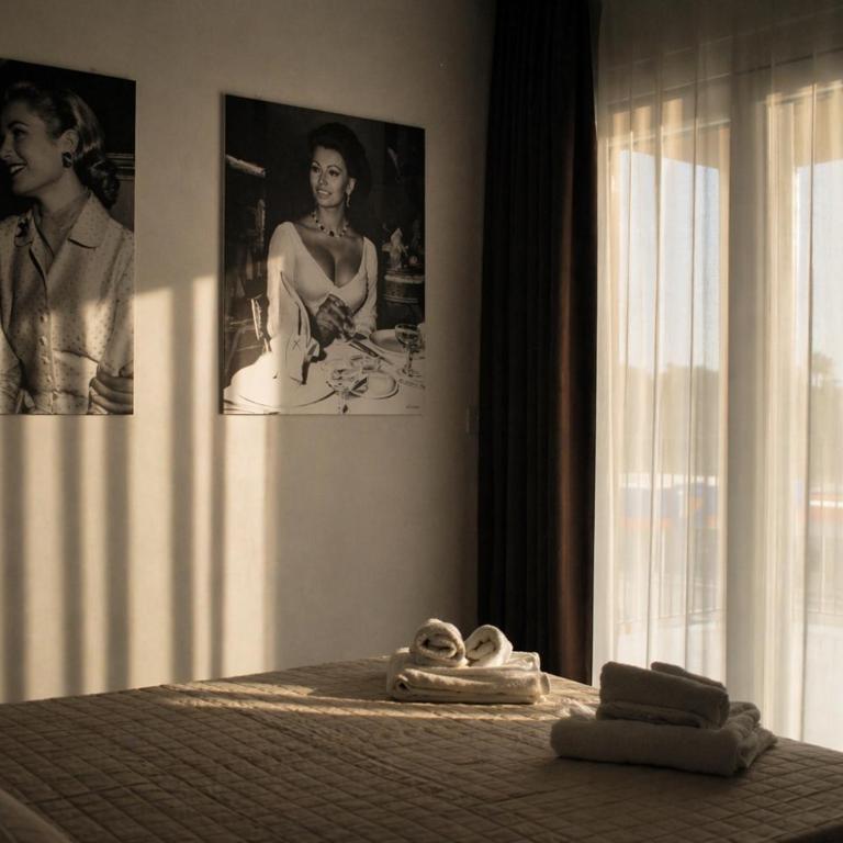 Colonna Suites Bari - Deluxe Double Room with Balcony and Sea View - 6