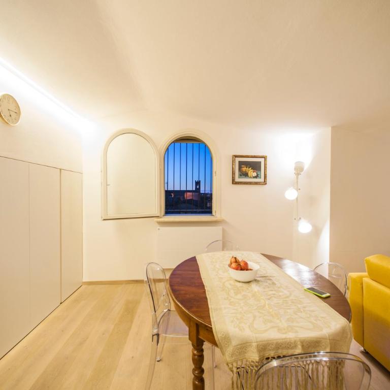GuestHost - Exclusive Duomo View Apartment - Two-Bedroom Apartment - 10