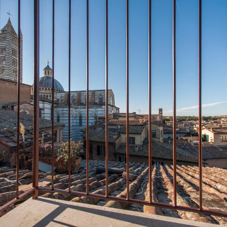 GuestHost - Exclusive Duomo View Apartment - Two-Bedroom Apartment - 18