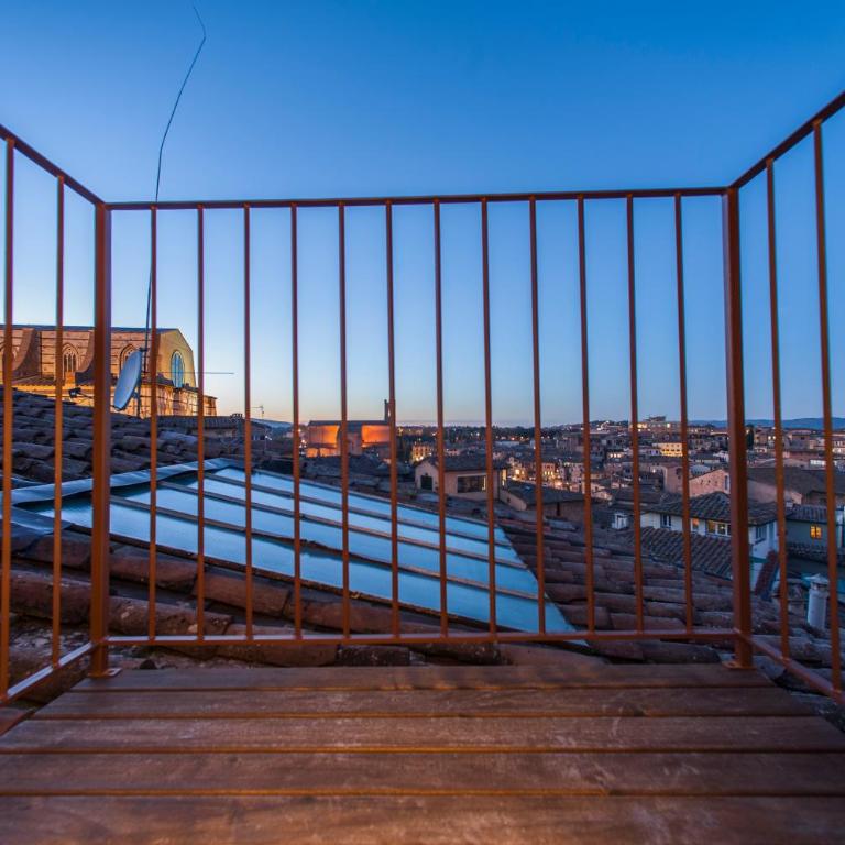 GuestHost - Exclusive Duomo View Apartment - Two-Bedroom Apartment - 12