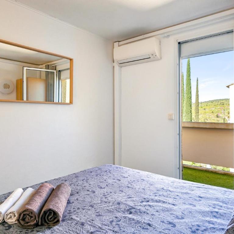 Appartement 4 Pers Piscine, Cassis - Two-Bedroom Deluxe Apartment with Garden View - 7