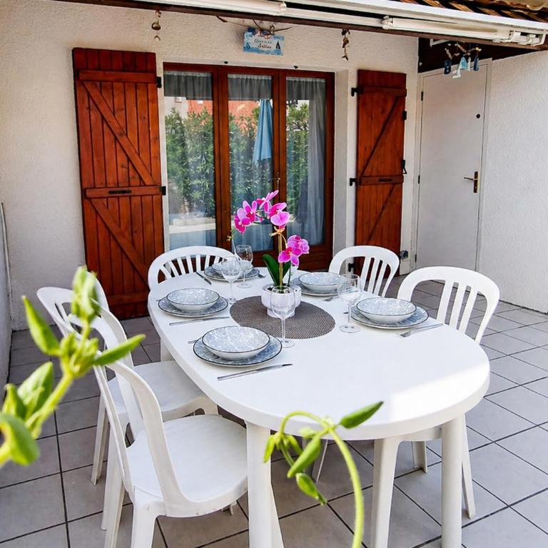 Villa cosy, familiale, terrasse, piscine & parking - Villa 2 Chambres - 10