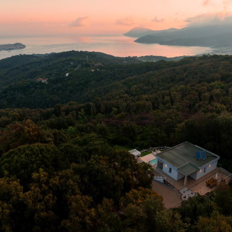 Luxury Liam Villa with Pool and Sea View - Goelba - Villa - 4