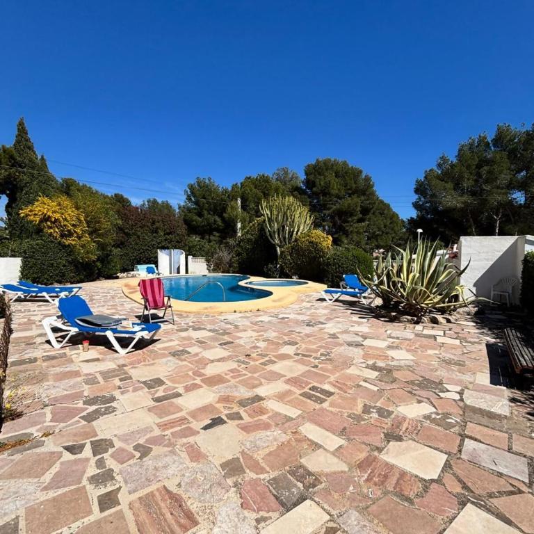 Apartamento con jardín, piscina y parking - Apartamento de 2 dormitorios - 37