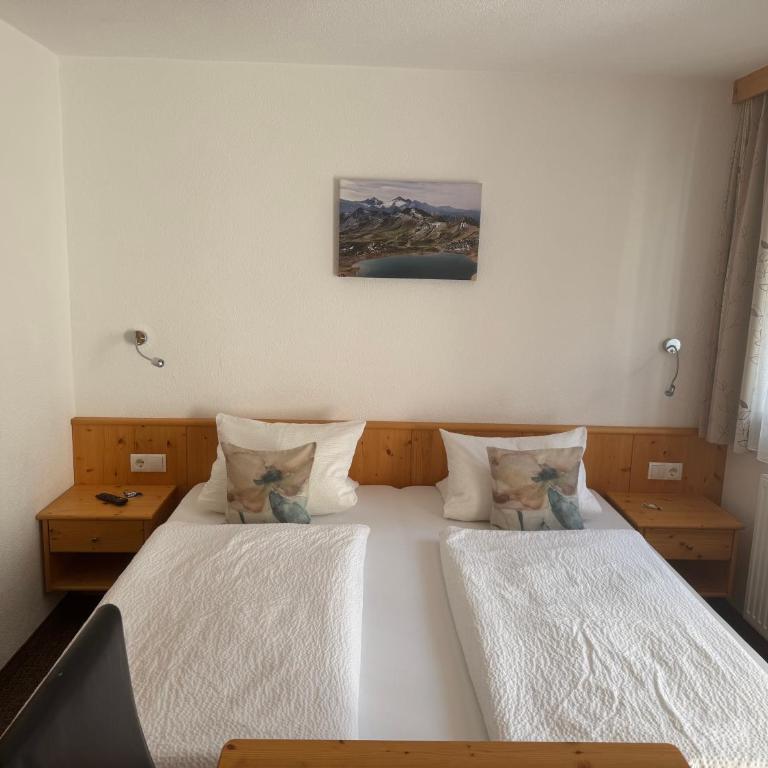 Grünwaldhof - Doppelzimmer mit Balkon - 2