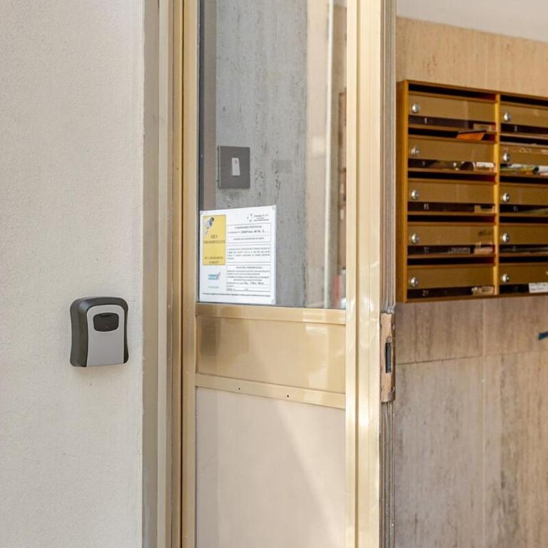 Comfort & Space with Parking near Center Trieste - Appartamento con 1 Camera da Letto - 25