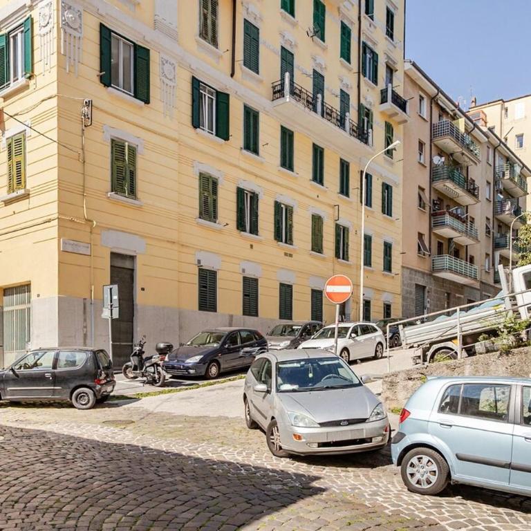 Comfort & Space with Parking near Center Trieste - Appartamento con 1 Camera da Letto - 30