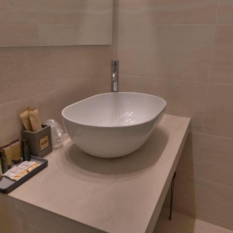 Helmirage suite Trevi - Camera Matrimoniale/Doppia con Letti Singoli con Bagno Privato Esterno - 8