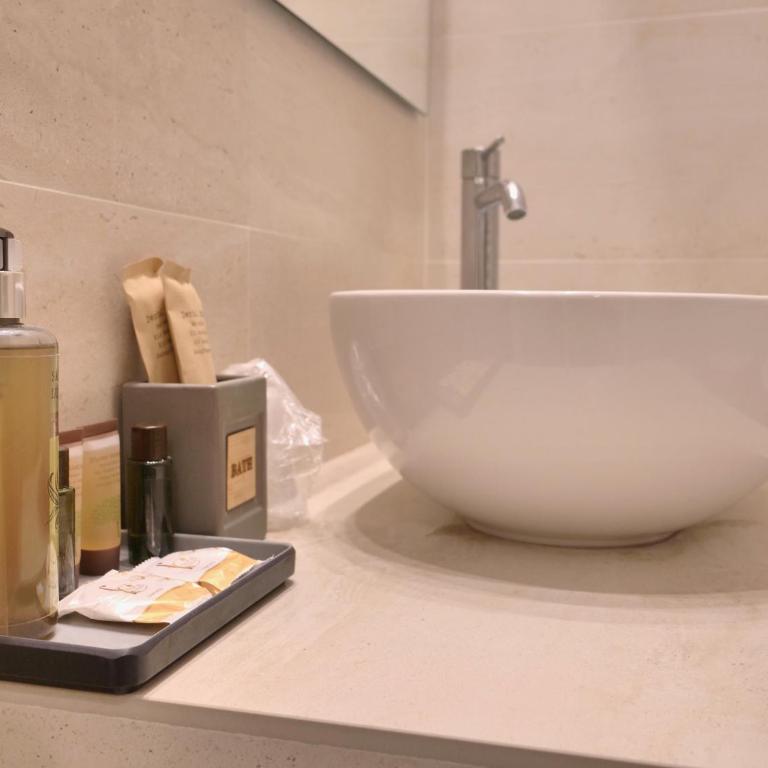 Helmirage suite Trevi - Camera Matrimoniale/Doppia con Letti Singoli con Bagno Privato Esterno - 7